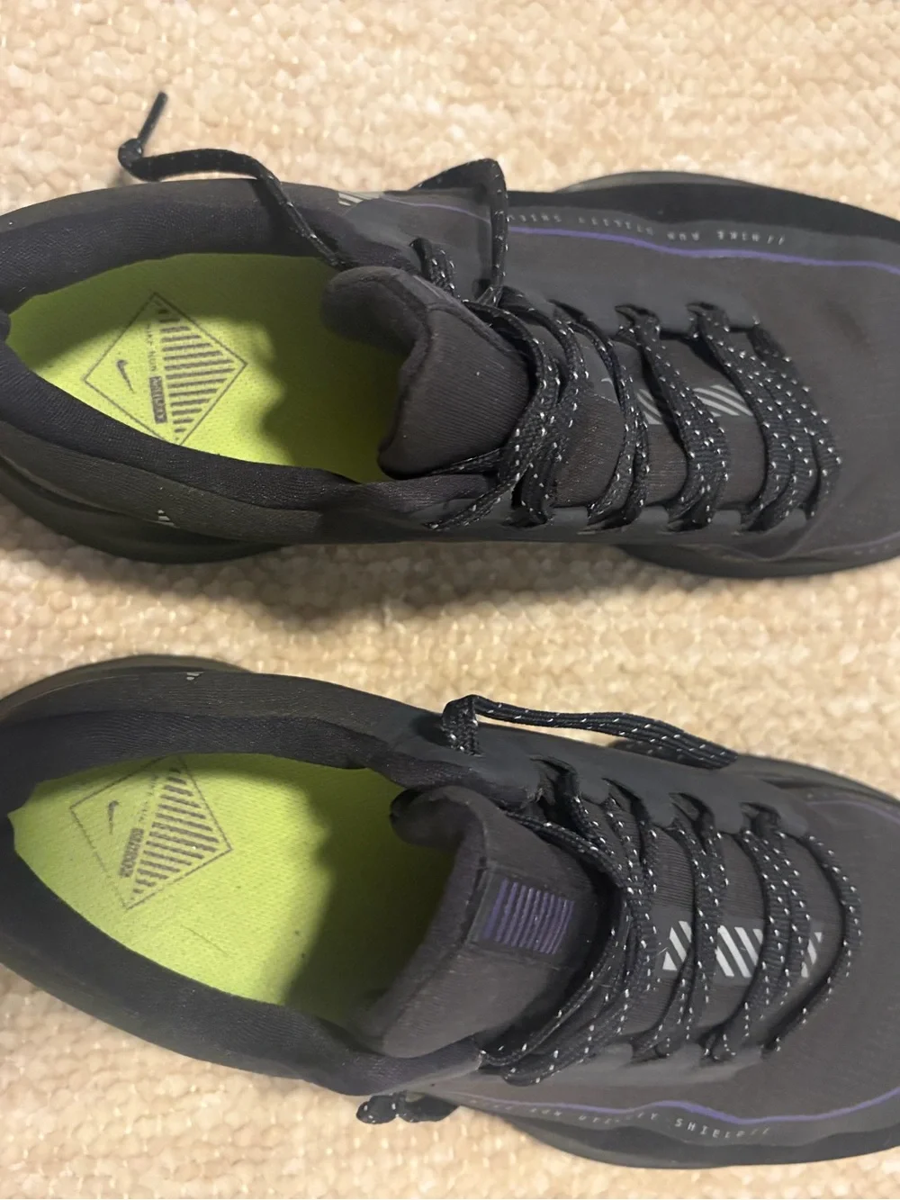 Nike Black Run Utility Shield Running Shoes women’s sz 10